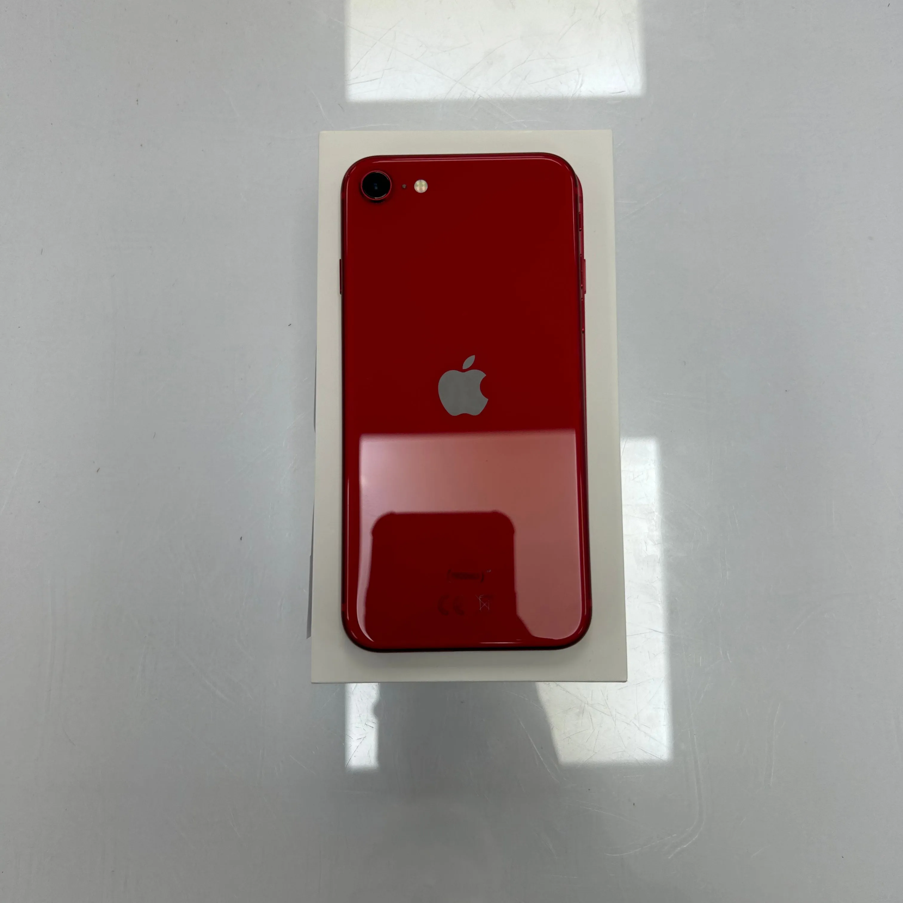 Apple iPhone SE 2020 Red 64GB - 94% Battery Health Great condition