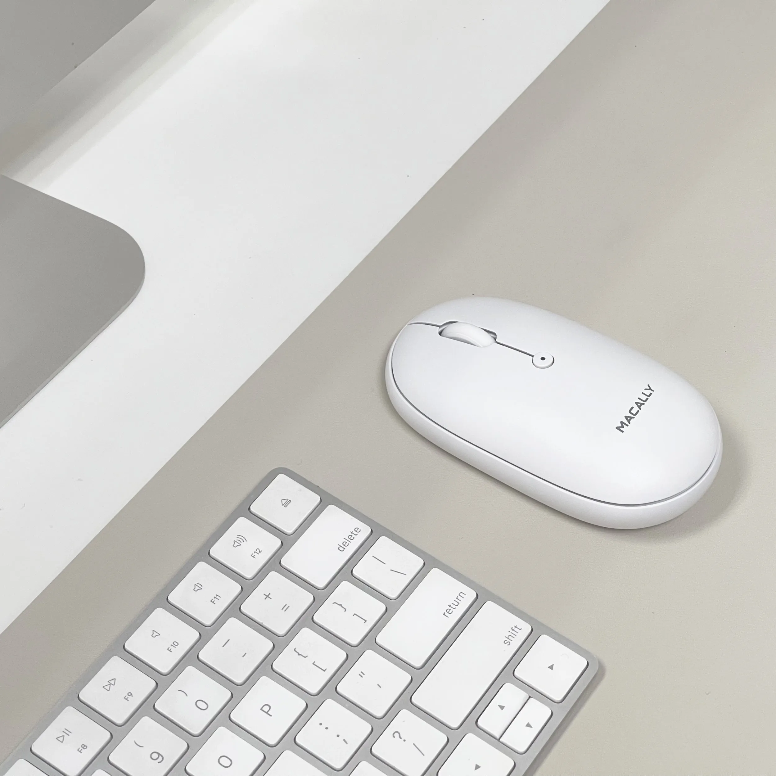 Vivid Bluetooth Mouse for Mac and PC (White)