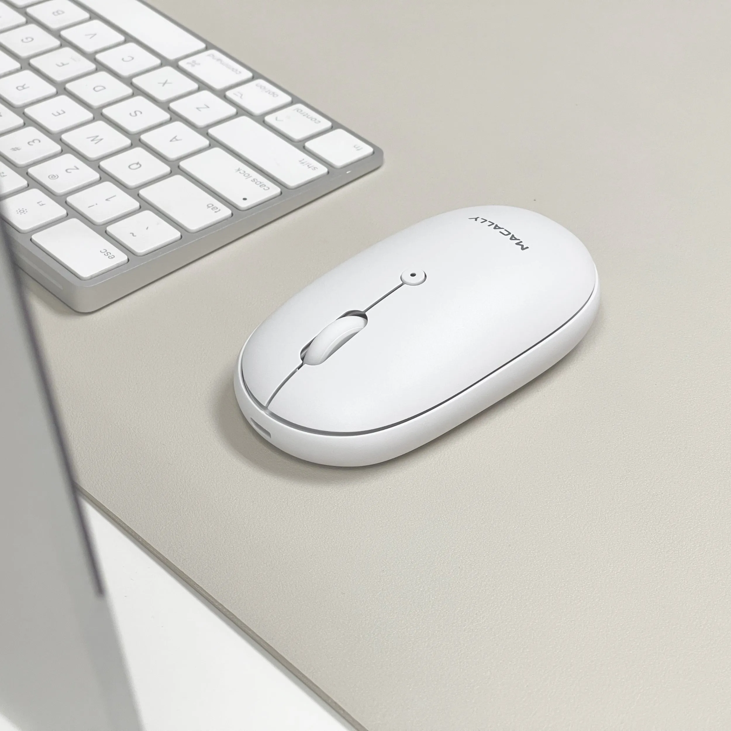 Vivid Bluetooth Mouse for Mac and PC (White)